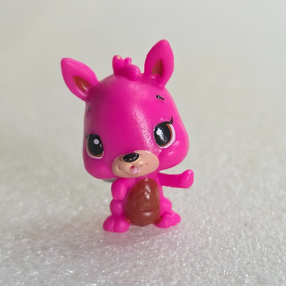 Spin Master Hatchimals CollEGGtibles Pink Kangaroose Kangaroo Figure 1"